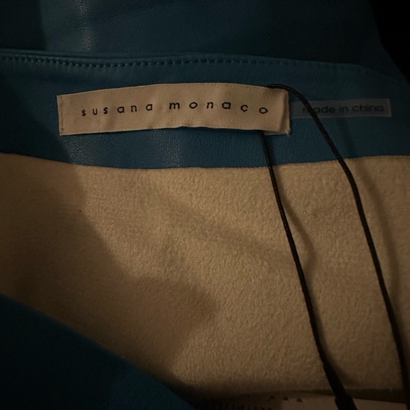 Susana Monaca Faux Leather tube. - Picture 7 of 8